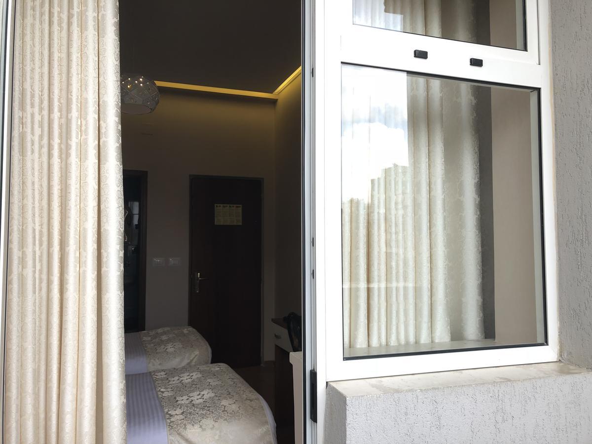 Hotel Palma ติรานา ภายนอก รูปภาพ
