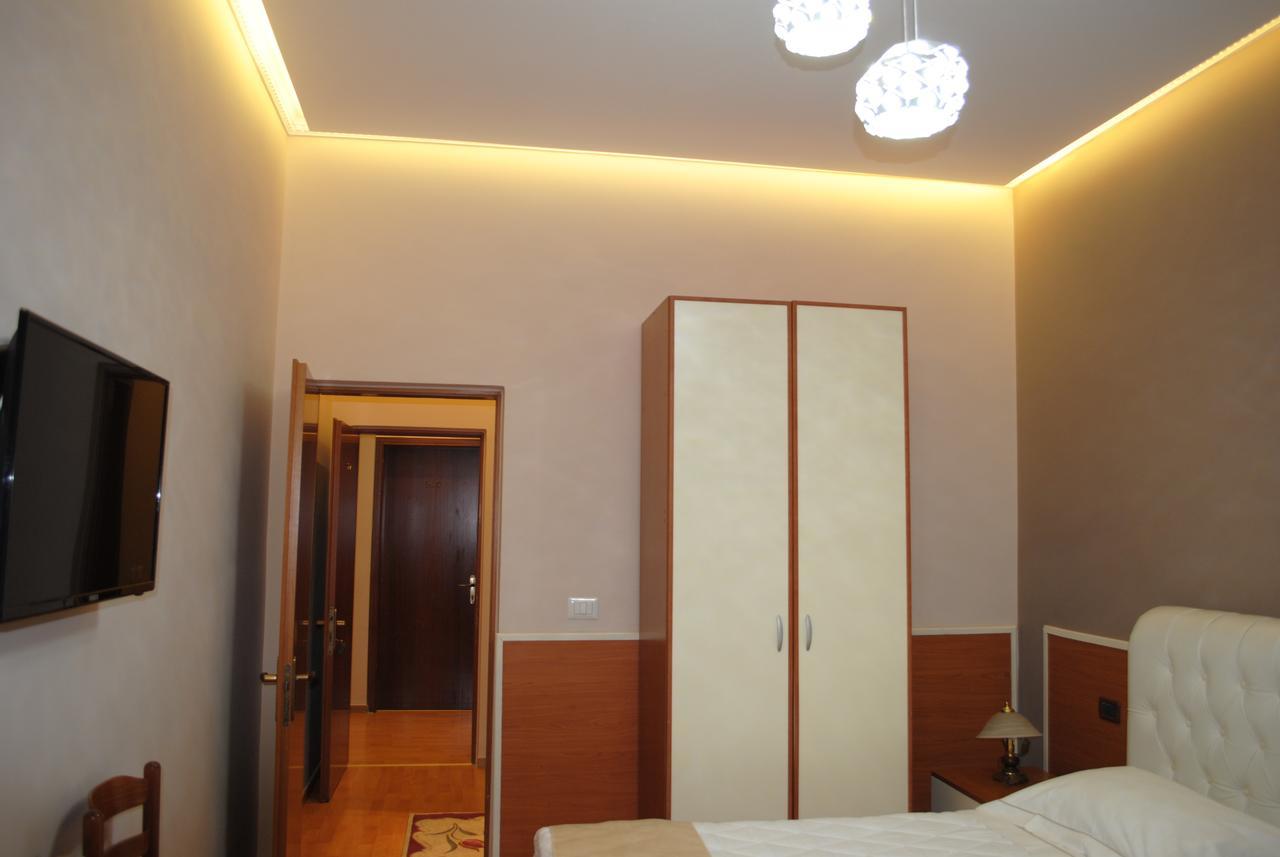 Hotel Palma ติรานา ภายนอก รูปภาพ